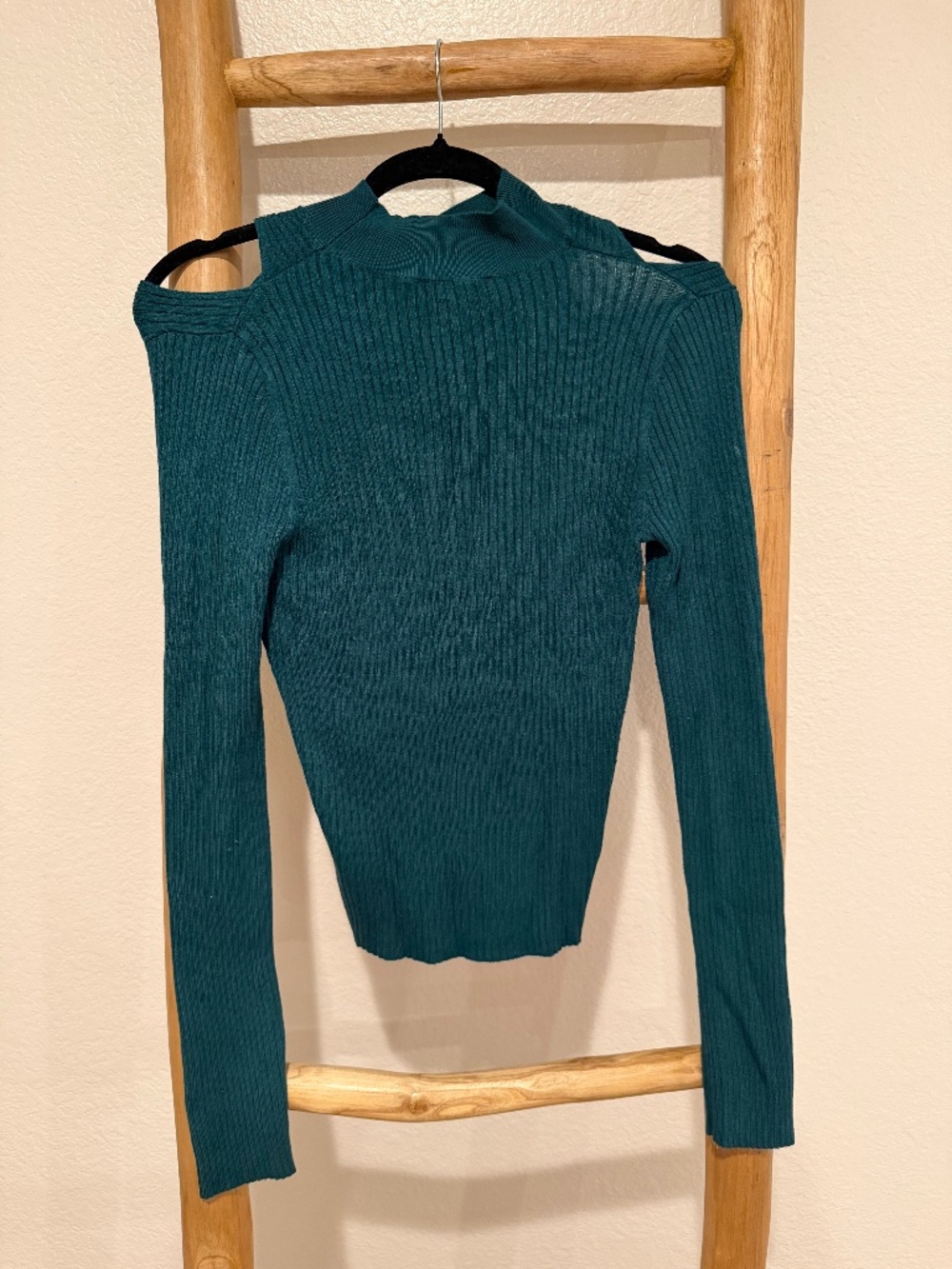 Long sleeve turquoise ribbed sweater
